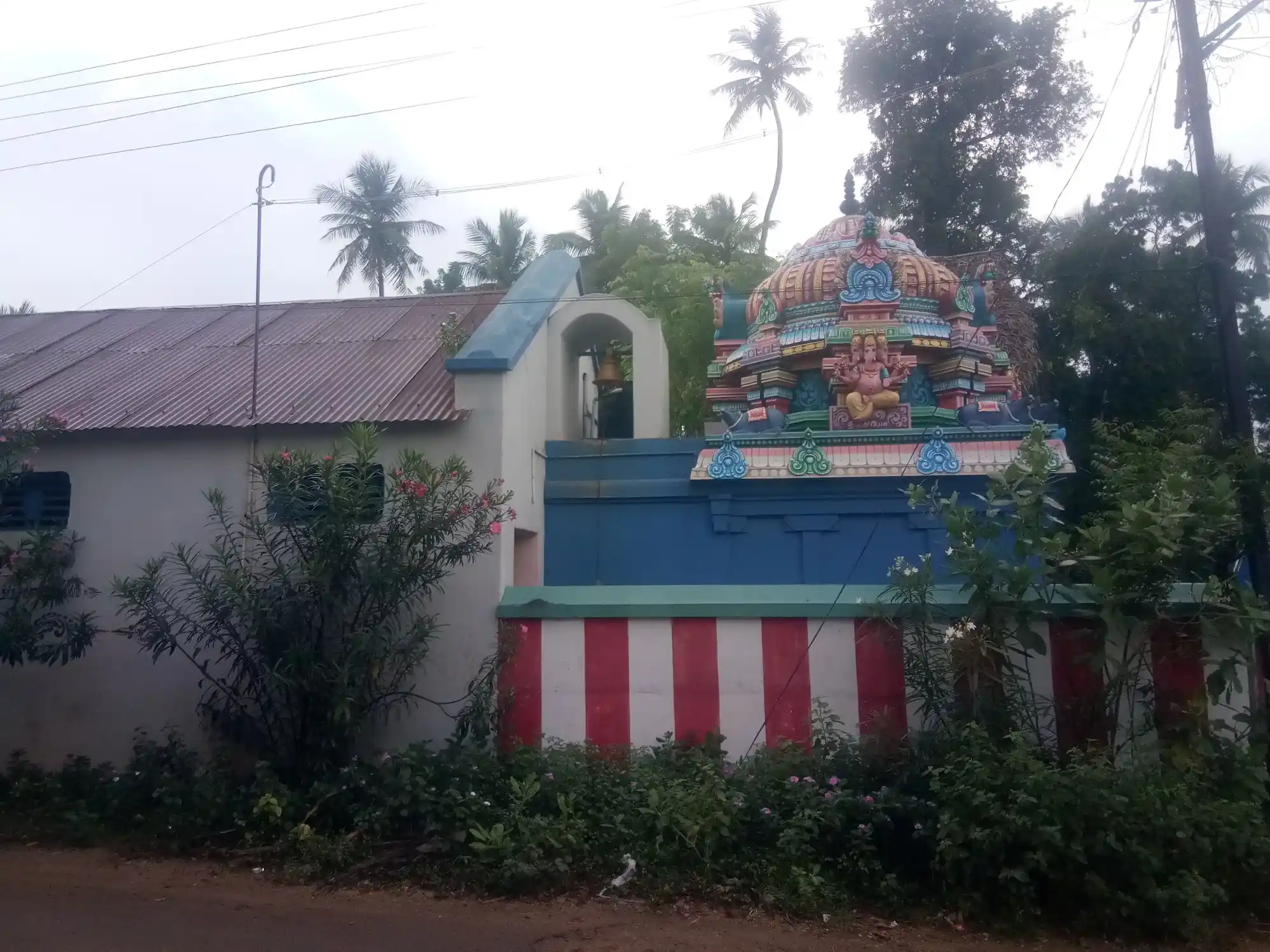 Arulmigu Edukkan Thertha Vinayagar Temple, Vangarampettai - 614205 அருள்மிகு இடுக்கன் தீர்த்த விநாயகர் திருக்கோயில், Vangarampettai - 614205, Thanjavur - Ancient Temple Architecture and History Image 2