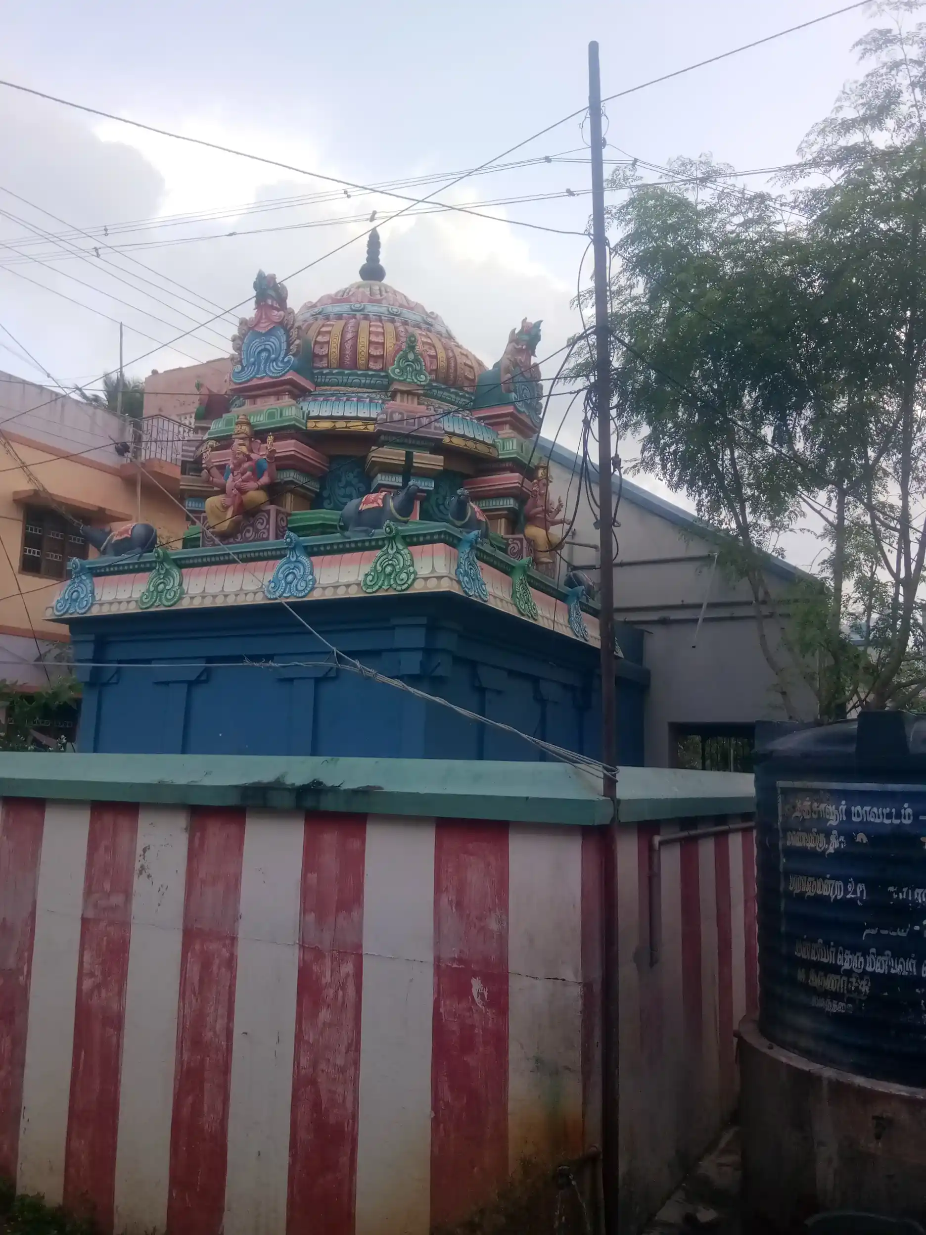 Arulmigu Edukkan Thertha Vinayagar Temple, Vangarampettai - 614205 அருள்மிகு இடுக்கன் தீர்த்த விநாயகர் திருக்கோயில், Vangarampettai - 614205, Thanjavur - Ancient Temple Architecture and History Image 4