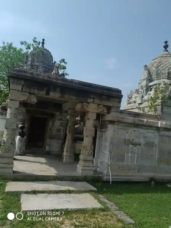 Arulmigu Eekamparanathasamy Temple, Ayyanar Vayal - 623527 அருள்மிகு. ஏகாம்பரநாதசாமி திருக்கோயில், Ayyanar Vayal - 623527, Sivagangai - Ancient Temple Architecture and History Image 4