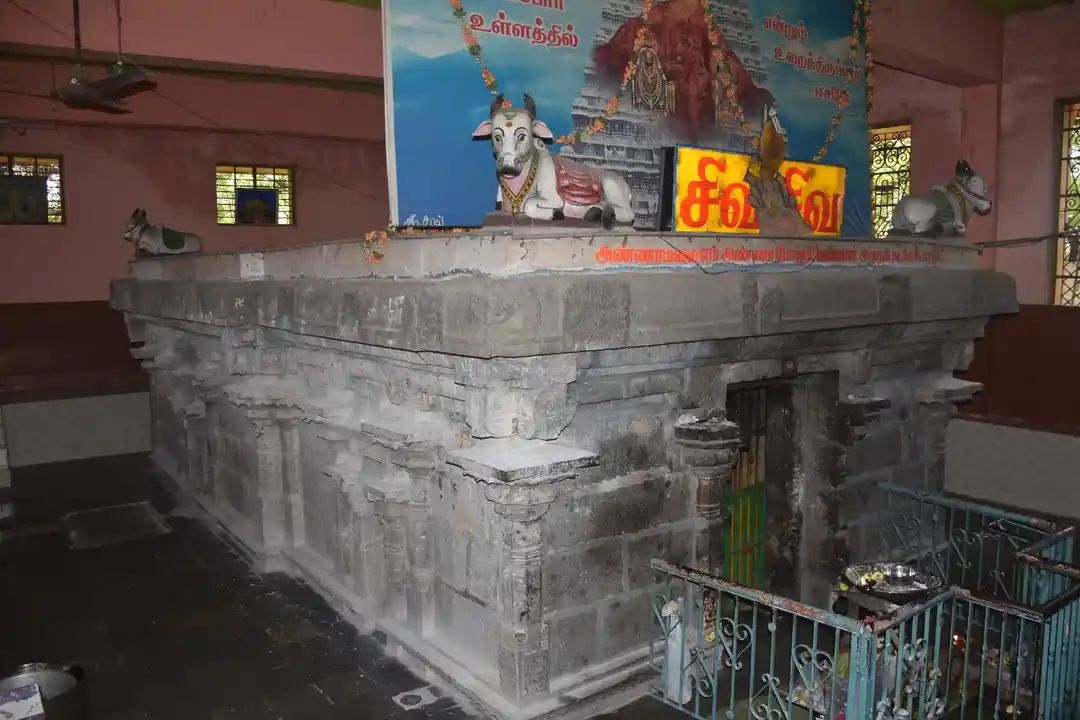 Arulmigu Eesaniya Lingam Temple, Tiruvannamalai - 606601 அருள்மிகு ஈசானியலிங்கம் திருக்கோயில், திருவண்ணாமலை - 606601, Tiruvannamalai - Ancient Temple Architecture and History Image 4