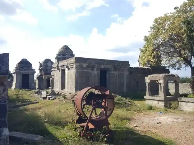 Arulmigu Egambareshwarar Temple, V.Alambalam - 606301 அருள்மிகு ஏகாம்பரேஸ்வரர் திருக்கோயில், V.Alambalam - 606301, Kallakurichi - Ancient Temple Architecture and History Image 4