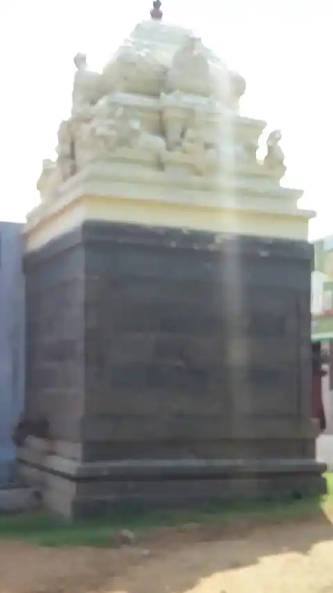 Arulmigu Egamparaeswarar And Kamatchiamman Temple, Keela Ambur, Keela Ambur - 627418 அருள்மிகு ஏகாம்பரமேஸ்வரர் மற்றும் காமாட்சியம்மன் திருக்கோயில், கீழ ஆம்பூா், கீழ ஆம்பூா் - 627418, Tenkasi - Ancient Temple Architecture and History Image 5