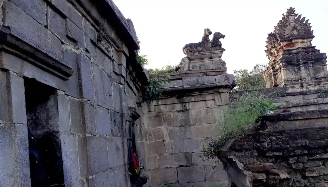 Arulmigu Ekambareswarar and Kanthappar Temple, Thammanur - 631605 அருள்மிகு ஏகாம்பரேஸ்வரர் மற்றும் கந்தப்பர் திருக்கோயில், தம்மனூர் - 631605, Kancheepuram - Ancient Temple Architecture and History Image 4