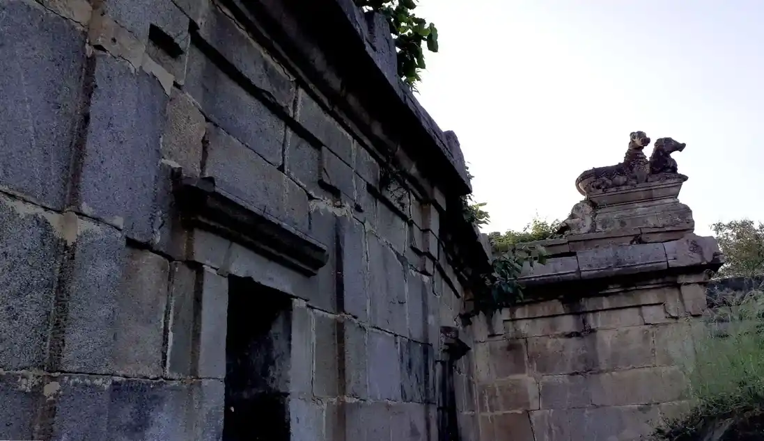 Arulmigu Ekambareswarar and Kanthappar Temple, Thammanur - 631605 அருள்மிகு ஏகாம்பரேஸ்வரர் மற்றும் கந்தப்பர் திருக்கோயில், தம்மனூர் - 631605, Kancheepuram - Ancient Temple Architecture and History Image 6