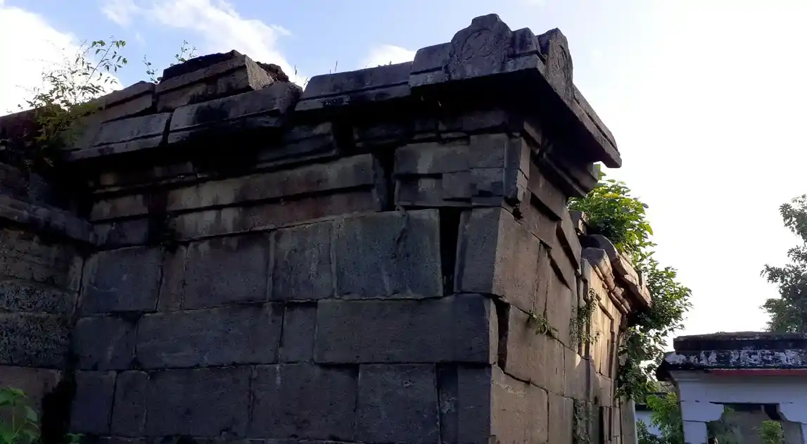 Arulmigu Ekambareswarar and Kanthappar Temple, Thammanur - 631605 அருள்மிகு ஏகாம்பரேஸ்வரர் மற்றும் கந்தப்பர் திருக்கோயில், தம்மனூர் - 631605, Kancheepuram - Ancient Temple Architecture and History Image 9