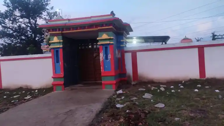 Arulmigu Ekambareswarar Temple, Akkarambakkam - 601007 அருள்மிகு ஏகாம்பரேஸ்வரர் திருக்கோயில், அக்கரம்பாக்கம் - 601007, Tiruvallur - Ancient Temple Architecture and History Image 4