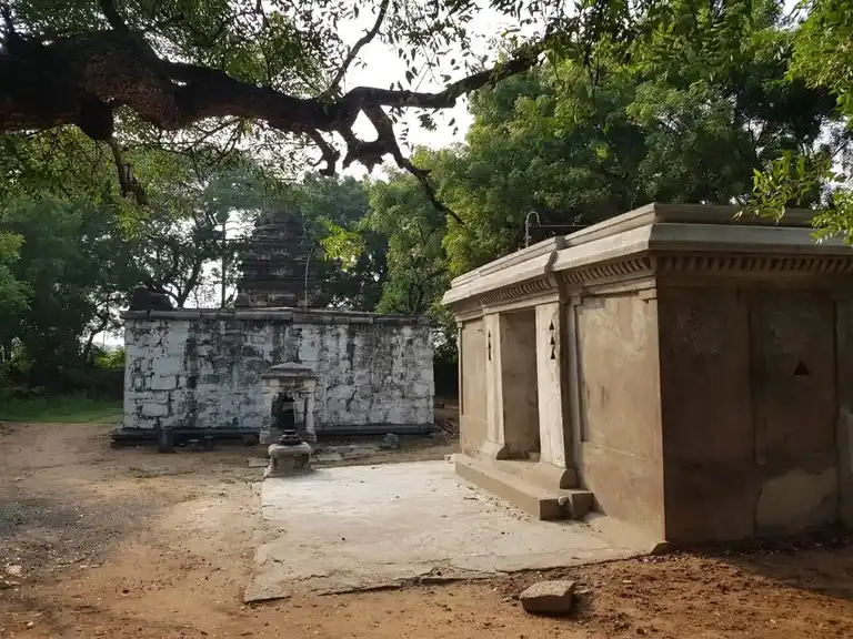 Arulmigu Ekambareswarar Temple, Kandhaadu - 604303 அருள்மிகு ஏகாம்பரேஸ்வரர் திருக்கோயில், Kandhaadu - 604303, Viluppuram - Ancient Temple Architecture and History Image 4