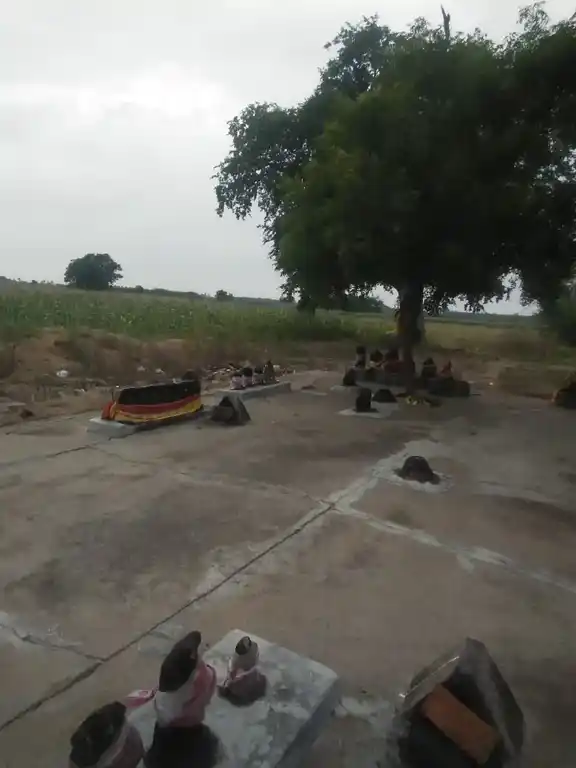 Arulmigu Elachiyaieamman Temple, Pullampadi - 621707 Arulmigu Elachiyaieamman Temple, Pullampadi - 621707, Thiruchirappalli - Ancient Temple Architecture and History Image 2