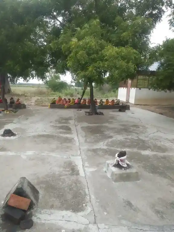 Arulmigu Elachiyaieamman Temple, Pullampadi - 621707 Arulmigu Elachiyaieamman Temple, Pullampadi - 621707, Thiruchirappalli - Ancient Temple Architecture and History Image 3