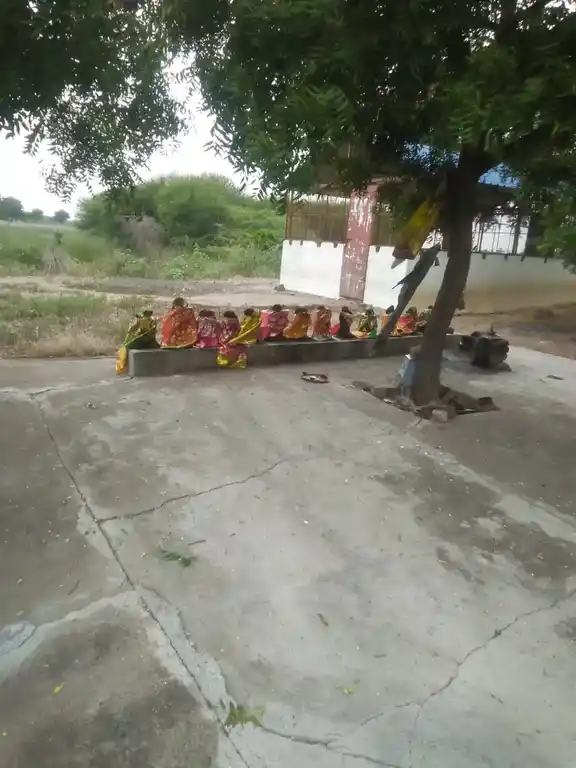 Arulmigu Elachiyaieamman Temple, Pullampadi - 621707 Arulmigu Elachiyaieamman Temple, Pullampadi - 621707, Thiruchirappalli - Ancient Temple Architecture and History Image 4