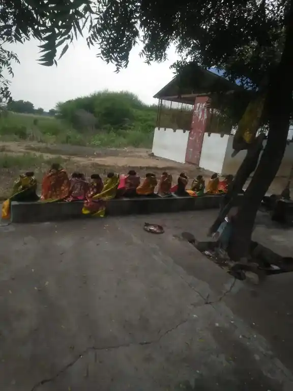Arulmigu Elachiyaieamman Temple, Pullampadi - 621707 Arulmigu Elachiyaieamman Temple, Pullampadi - 621707, Thiruchirappalli - Ancient Temple Architecture and History Image 5