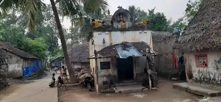 Arulmigu Elangaliyamman Temple, Valaiyappettai - 612001 அருள்மிகு இளங்காளியம்மன் திருக்கோயில், வலையப்பேட்டை - 612001, Thanjavur - Ancient Temple Architecture and History Image 7