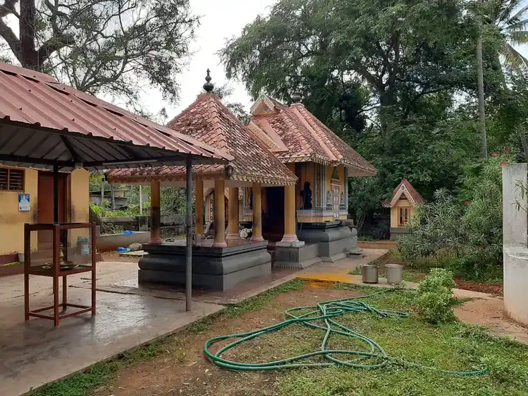 Arulmigu Elangam Bagavathiamman Temple, Keelkulam Pitakai - 629193 அருள்மிகு இலங்கம் பகவதி அம்மன் திருக்கோயில், Keelkulam Pitakai - 629193, Kanyakumari - Ancient Temple Architecture and History Image 5