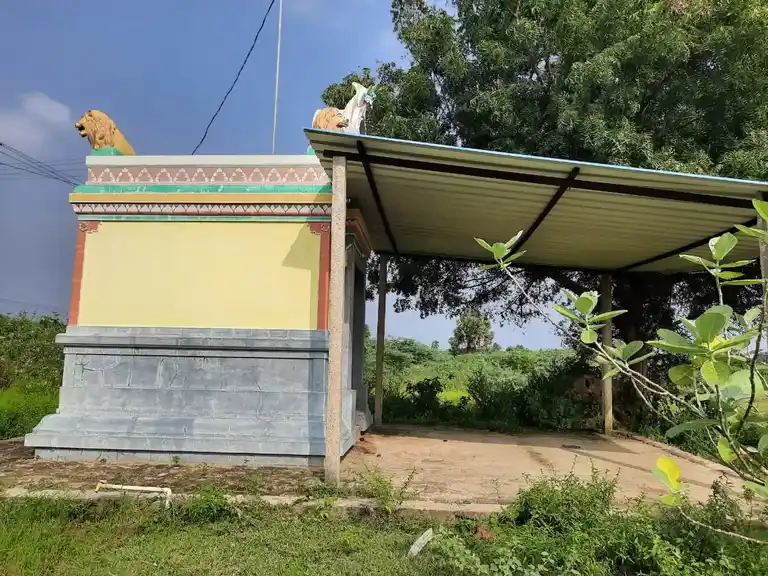 Arulmigu Ellai Mariamman Temple, End Of The Village, Pondavakkam - 602026 அருள்மிகு எல்லை மாரியம்மன் திருக்கோயில், End Of The Village, Pondavakkam - 602026, Tiruvallur - Ancient Temple Architecture and History Image 3