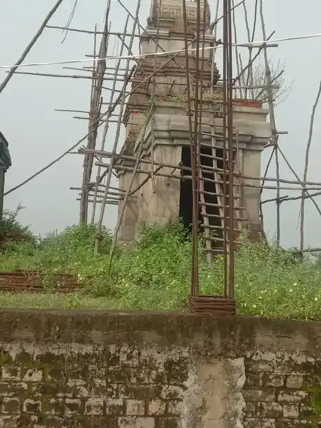 Arulmigu Elumunieswarar Temple, Near Railway Track, Periyakavanam - 601204 Temple