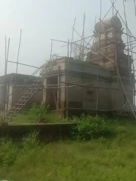 Arulmigu Elumunieswarar Temple, Near Railway Track, Periyakavanam - 601204 Arulmigu Elumunieswarar Temple, Near Railway Track, Periyakavanam - 601204, Tiruvallur - Ancient Temple Architecture and History Image 3