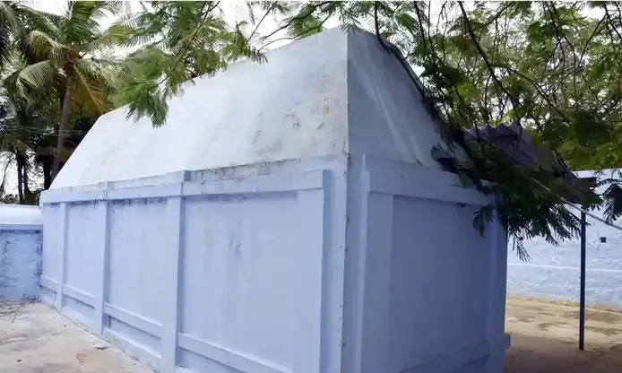 Arulmigu Elupaddaikalakariamman Temple, Manalur, Kannivadi - 639202 அருள்மிகு ஏழுபடைக்கலக்காரி திருக்கோயில், Manalur, Kannivadi - 639202, Tiruppur - Ancient Temple Architecture and History Image 3