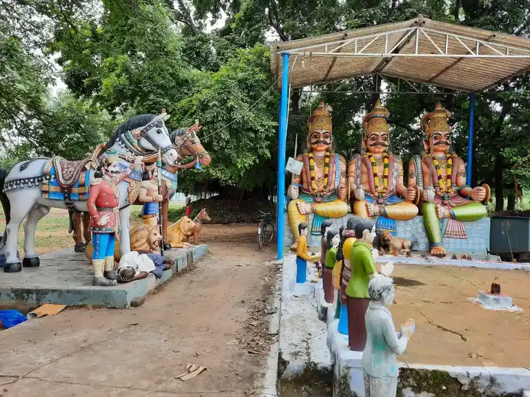Arulmigu Eluthandi Muniappanswamy Temple, Korathupatty, Veeranam - 636122