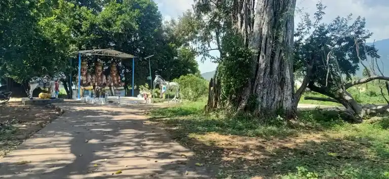 Arulmigu Eluthandi Muniappanswamy Temple, Korathupatty, Veeranam - 636122 அருள்மிகு ஏழுதாண்டி முனியப்பன்சுவாமி திருக்கோயில், Korathupatty, Veeranam - 636122, Salem - Ancient Temple Architecture and History Image 2