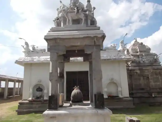 Arulmigu Emandhandeeswarar Temple, Aalagiramam - 604302 அருள்மிகு எமதண்டீஸ்வர சுவாமி திருக்கோயில், Aalagiramam - 604302, Viluppuram - Ancient Temple Architecture and History Image 2