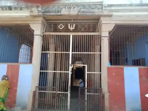 Arulmigu Emperumanar Temple, Alwarthirunagari - 628612