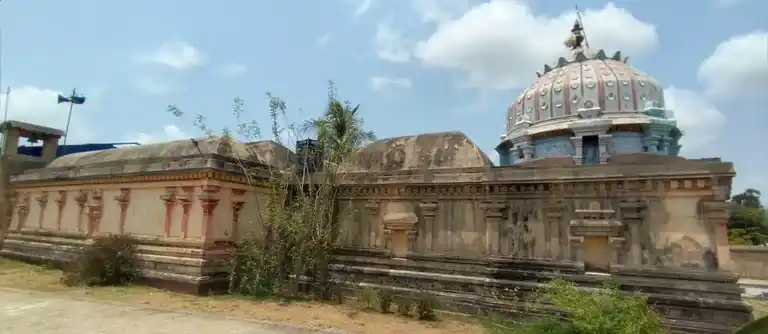 Arulmigu Enaiyalum Kannaperumal Temple, Kovilpathu, Kovilpathu - 609111 அருள்மிகு எனையாளும் கண்ணபெருமாள் திருக்கோயில், கோவில்பத்து - 609111, Nagapattinam - Ancient Temple Architecture and History Image 2