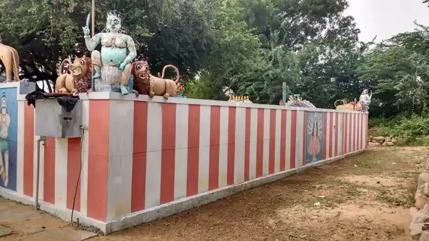 Arulmigu Erukkumanikkulam Pidaari Temple, Vettukkaadu - 622102 அருள்மிகு எருக்குமணிக்குளம் பிடாரி திருக்கோயில், Vettukkaadu - 622102, Pudukkottai - Ancient Temple Architecture and History Image 5