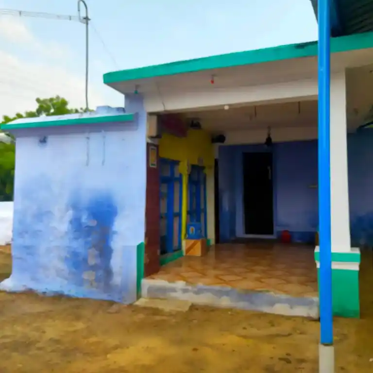 Arulmigu Esakkiamman Temple, Kesavasamudram - 627453 அருள்மிகு இசக்கியம்மன் திருக்கோயில், கரிசூழ்ந்தமங்கலம் - 627453, Tirunelveli - Ancient Temple Architecture and History Image 2