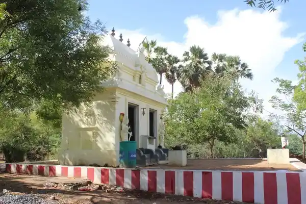 Arulmigu Essakiamman Temple, Village Out Side, Thonidurai - 627351 அருள்மிகு இசக்கியம்மன் திருக்கோயில், Village Out Side, தோணி துறை - 627351, Tirunelveli - Ancient Temple Architecture and History Image 2
