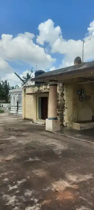 Arulmigu Eswaramoorthy Temple, Somampatti - 636115 அருள்மிகு ஈஸ்வர மூர்த்தி திருக்கோயில், Somampatti - 636115, Salem - Ancient Temple Architecture and History Image 2