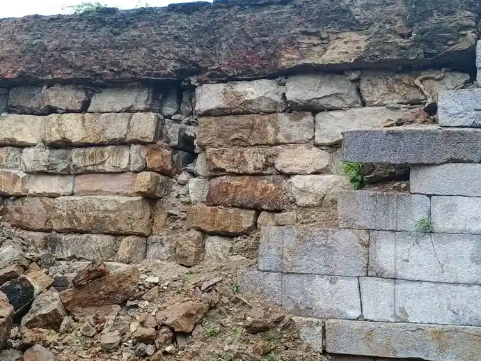 Arulmigu Eswaran Meenakshi Temple, Kalligudi - 625701 Arulmigu Eswaran Meenakshi Temple, Kalligudi - 625701, Madurai - Ancient Temple Architecture and History Image 4