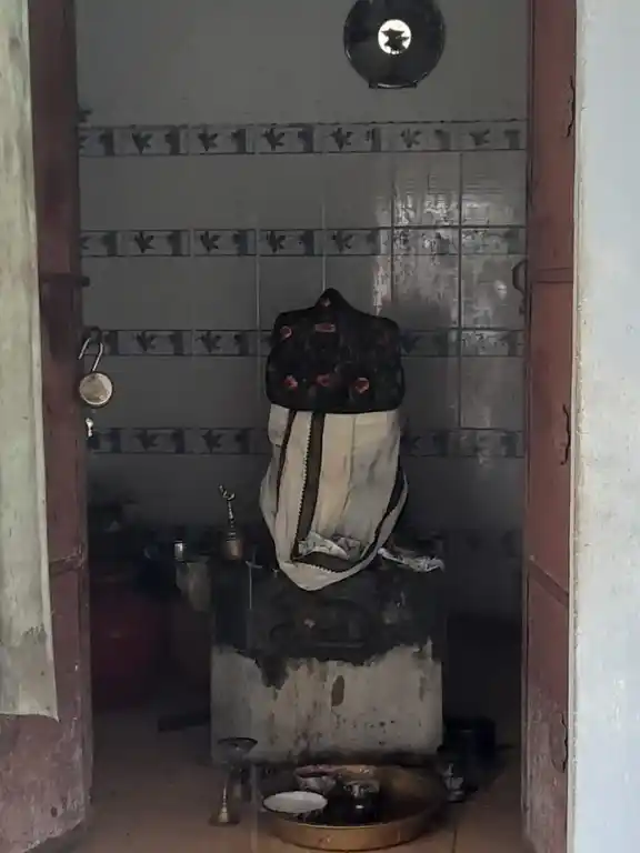 Arulmigu Eswaran Temple, -, Alampalayam - 642120