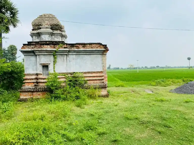 Arulmigu Eswaran Temple, End Of The Village, Perumbedu - 601204 அருள்மிகு ஈஸ்வரன் திருக்கோயில், End Of The Village, Perumbedu - 601204, Tiruvallur - Ancient Temple Architecture and History Image 5