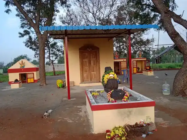 Arulmigu Eswaran Temple, Pulikkarai - 636808 அருள்மிகு செல்லியம்மன், ஈஸ்வரர், பெருமாள் திருக்கோயில், Pulikkarai - 636808, Dharmapuri - Ancient Temple Architecture and History Image 5