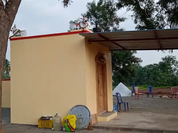 Arulmigu Eswaran Temple, Pulikkarai - 636808 அருள்மிகு செல்லியம்மன், ஈஸ்வரர், பெருமாள் திருக்கோயில், Pulikkarai - 636808, Dharmapuri - Ancient Temple Architecture and History Image 6