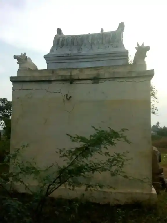Arulmigu Eswaran Temple, Rasipuram - 622515 அருள்மிகு ஈஸ்வரன் திருக்கோயில், ராசிபுரம் - 622515, Pudukkottai - Ancient Temple Architecture and History Image 4