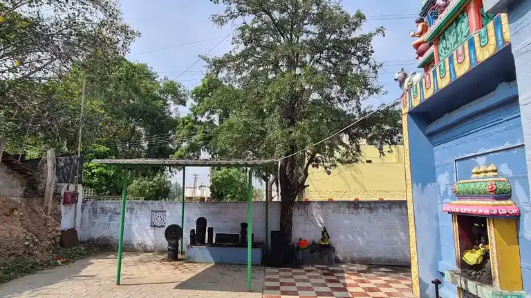 Arulmigu Eswaran Temple, Vilankurichi, Vilankurichi - 641035