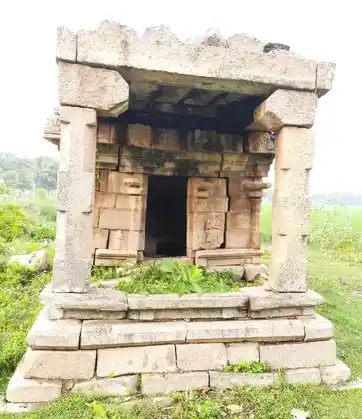 Arulmigu Eswaravaliyamman Temple, Enjoor - 621005 Arulmigu Eswaravaliyamman Temple, Enjoor - 621005, Thiruchirappalli - Ancient Temple Architecture and History Image 2