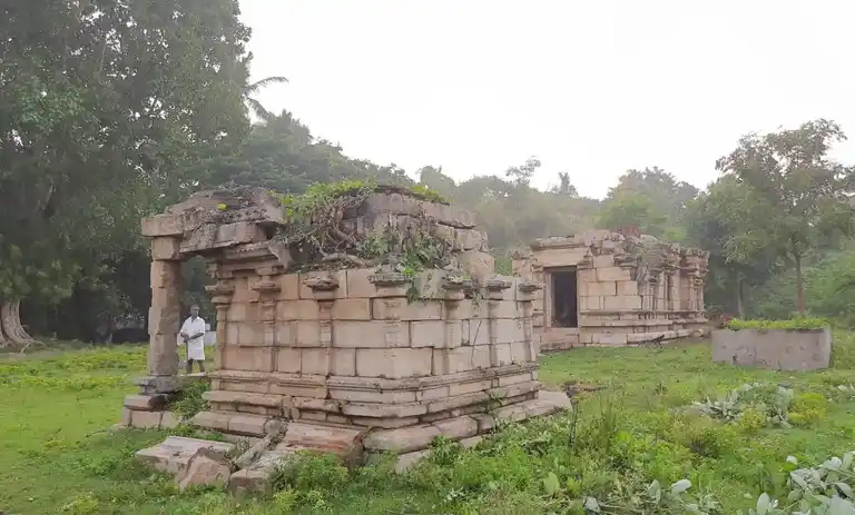 Arulmigu Eswaravaliyamman Temple, Enjoor - 621005 Arulmigu Eswaravaliyamman Temple, Enjoor - 621005, Thiruchirappalli - Ancient Temple Architecture and History Image 8