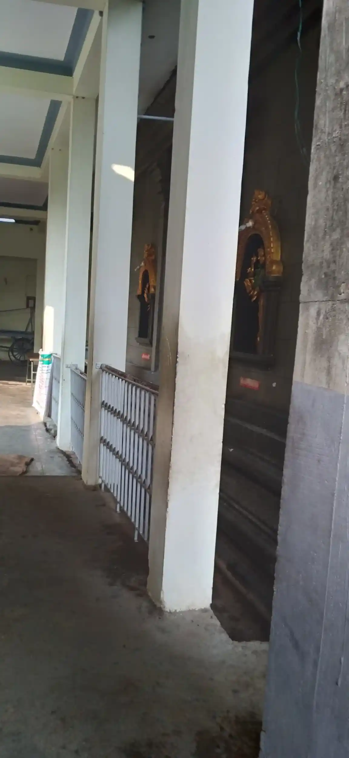 Arulmigu Etezhuthu Perumal Temple, Arugankulam, Arugankulam - 627357 அருள்மிகு எட்டெழுத்தப் பெருமாள் திருக்கோவில், அருகன்குளம், அருகன்குளம் - 627357, Tirunelveli - Ancient Temple Architecture and History Image 4