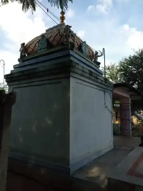 Arulmigu Ettimadaikkalam Karuppusamy Temple, Vaiyampatti - 621307 Arulmigu EttiMadaikkalam Karuppusamy Temple, Vaiyampatti - 621307, Thiruchirappalli - Ancient Temple Architecture and History Image 2