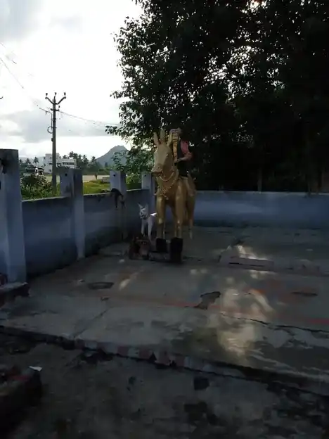 Arulmigu Ettimadaikkalam Karuppusamy Temple, Vaiyampatti - 621307 Arulmigu EttiMadaikkalam Karuppusamy Temple, Vaiyampatti - 621307, Thiruchirappalli - Ancient Temple Architecture and History Image 5