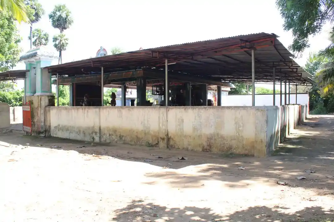 Arulmigu Ezhuloga Nayagi Temple, Manalur, Manalur - 609804 அருள்மிகு ஏழுலோகநாயகி அம்மன் திருக்கோயில், மணலூர், Manalur - 609804, Thanjavur - Ancient Temple Architecture and History Image 2