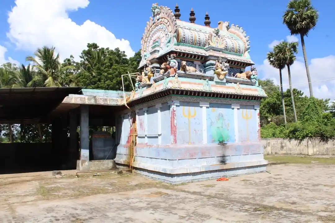 Arulmigu Ezhuloga Nayagi Temple, Manalur, Manalur - 609804 அருள்மிகு ஏழுலோகநாயகி அம்மன் திருக்கோயில், மணலூர், Manalur - 609804, Thanjavur - Ancient Temple Architecture and History Image 4