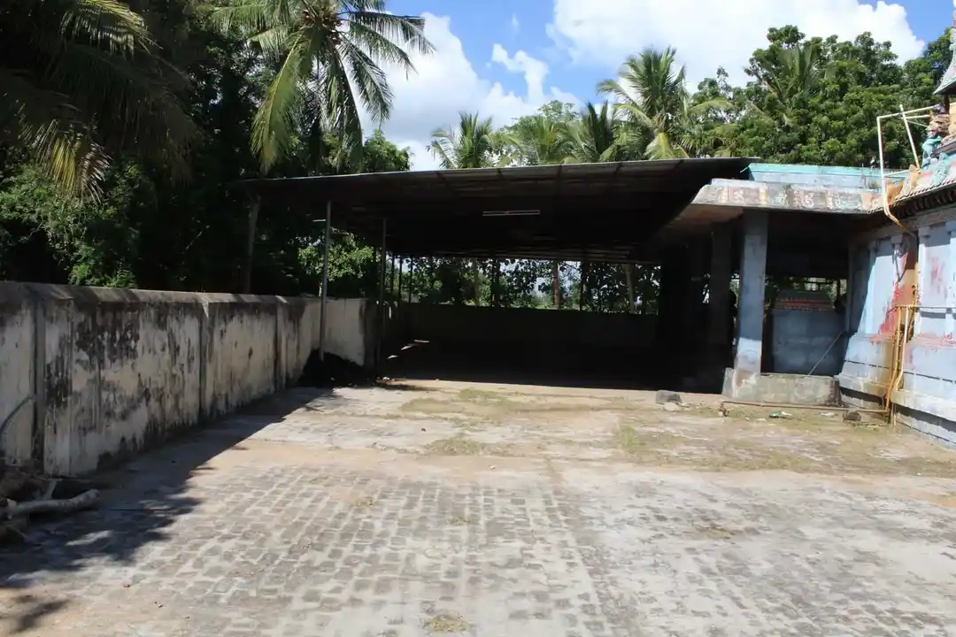 Arulmigu Ezhuloga Nayagi Temple, Manalur, Manalur - 609804 அருள்மிகு ஏழுலோகநாயகி அம்மன் திருக்கோயில், மணலூர், Manalur - 609804, Thanjavur - Ancient Temple Architecture and History Image 5