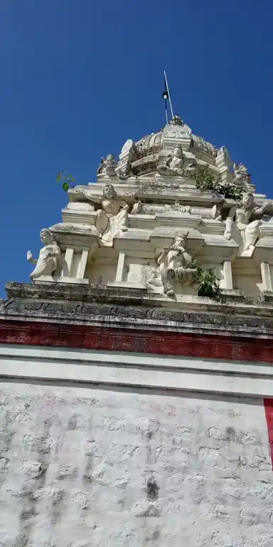 Arulmigu Gajendira Varatharaja Perumal Temple, Agraharam - 635651 அருள்மிகு கஜேந்திரவரதராஜப்பெருமாள் திருக்கோயில், அக்ரஹாரம் - 635651, Thirupathur - Ancient Temple Architecture and History Image 4