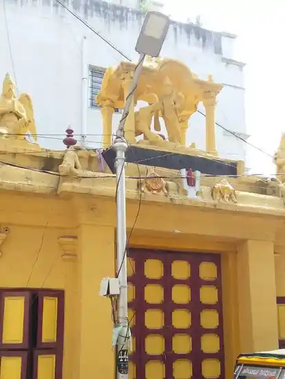 Arulmigu Gajendra Varadaraja Perumal Temple, Kosapet, Chennai - 600012 அருள்மிகு கஜேந்திர வரதராஜ பெருமாள் திருக்கோயில், கொசப்பேட்டை, சென்னை - 600012, Chennai - Ancient Temple Architecture and History Image 4