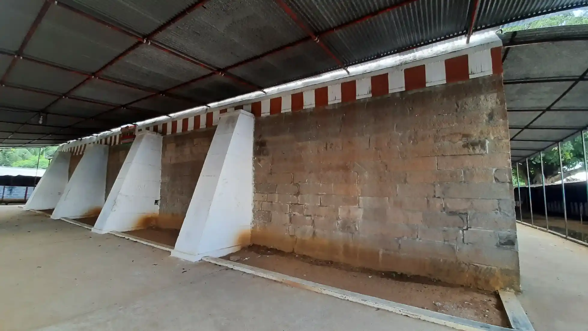 Arulmigu Gajendravarathar Temple, Athalanallu - 627426 அருள்மிகு கஜேந்திரவரதர் திருக்கோயில், Athalanallu - 627426, Tirunelveli - Ancient Temple Architecture and History Image 3