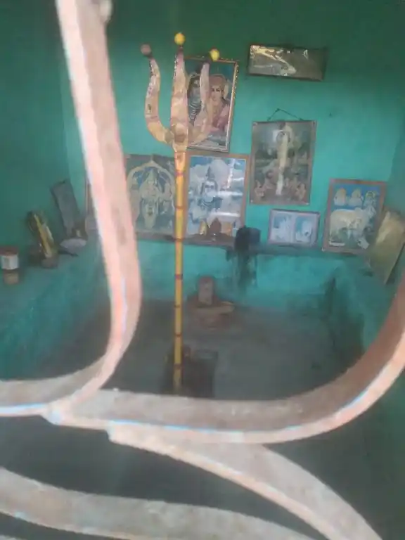 Arulmigu Gangadevar Temple, Chikkapuvathi - 635122 அருள்மிகு கங்கா தேவர் திருக்கோயில், சிக்கபூவத்தி - 635122, Krishnagiri - Ancient Temple Architecture and History Image 3