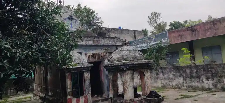 Arulmigu Gangalanatha Swami Temple, Sirupulioor - 609403 அருள்மிகு கங்களாநாதசுவாமி திருக்கோயில், Sirupulioor - 609403, Thiruvarur - Ancient Temple Architecture and History Image 3